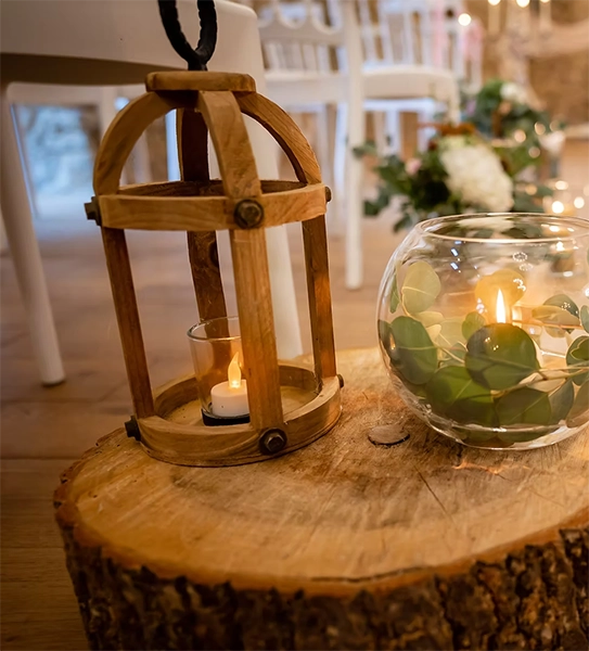 Lanterne en bois à louer