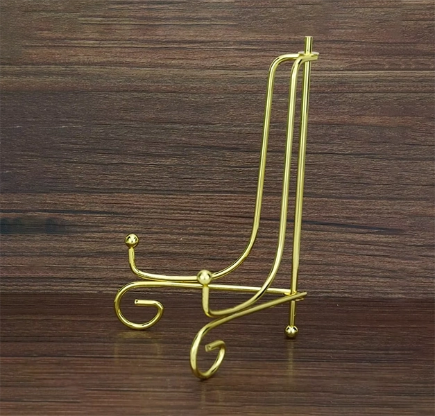 Mini chevalet doré à louer