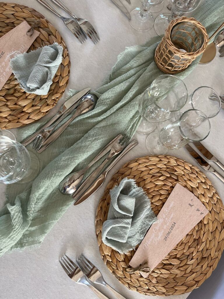 Location Chemin de table Vert d'eau pour votre événement en Vendée